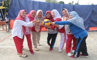 Lomba Agustusan Dewan Guru